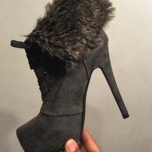 Grey boot/heel